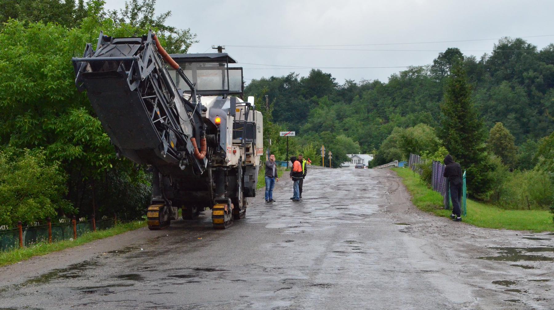 Yabluniv - Deliatyn road: repairs have started