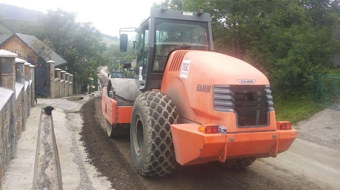 Yabluniv - Deliatyn road: the repairs continue