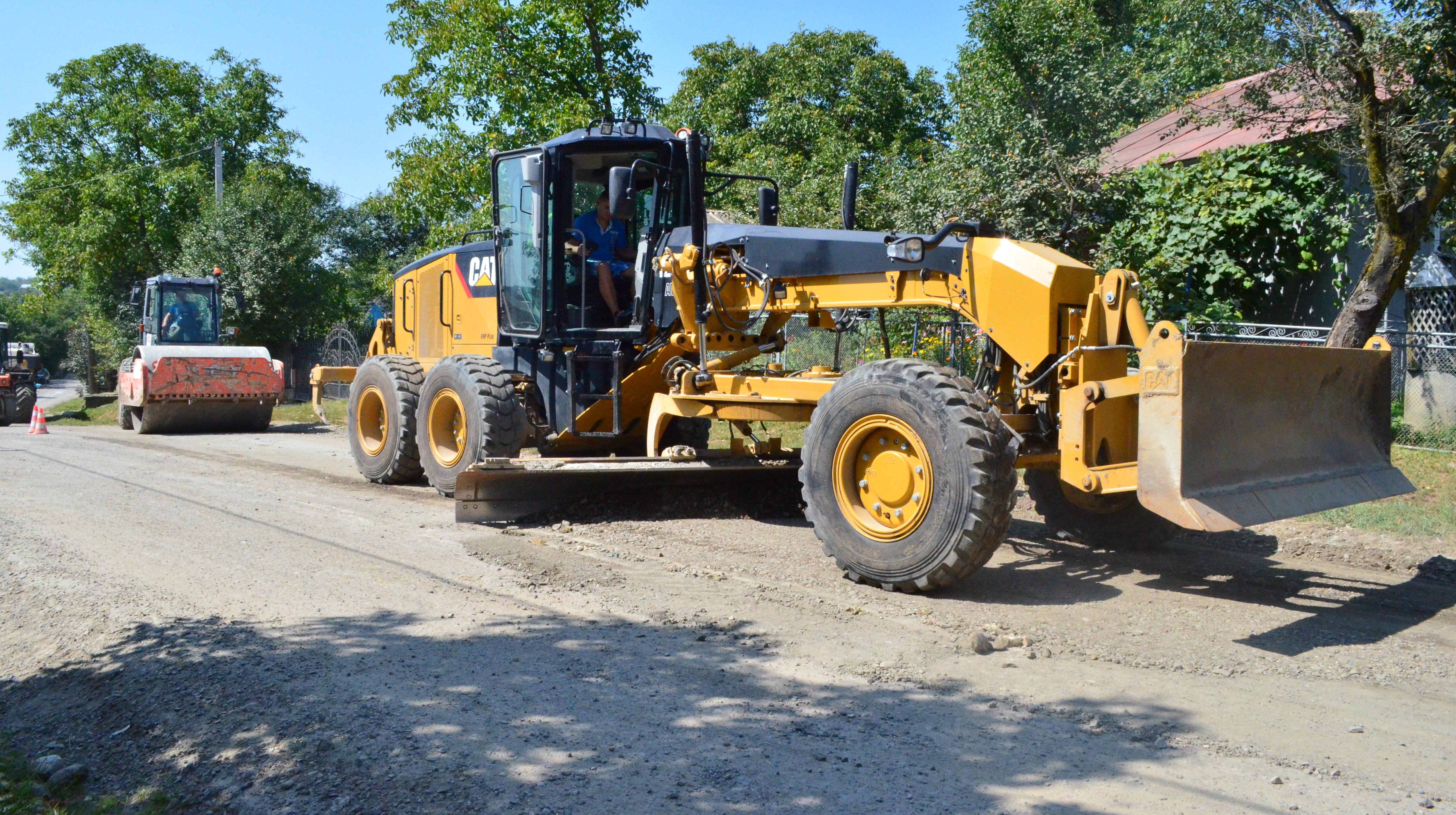 Staryi Uhryniv village: the repairs continue