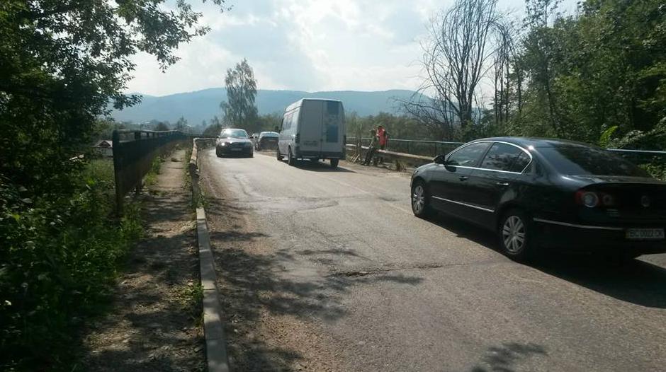 Deliatyn bridge: vehicle traffic has been resumed through both lanes