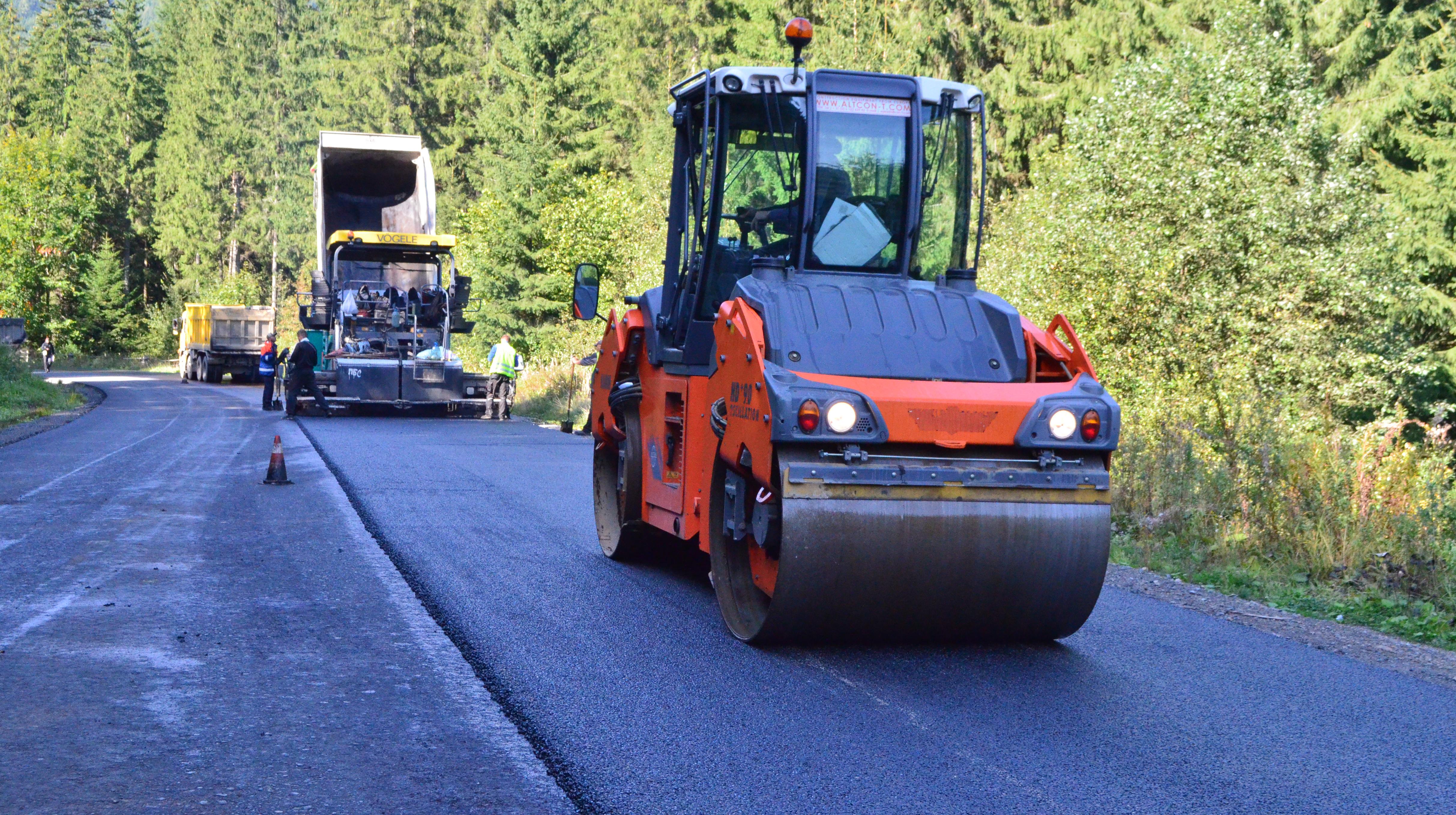 ПБС ремонтує дорогу Р-21 Долина – Хуст