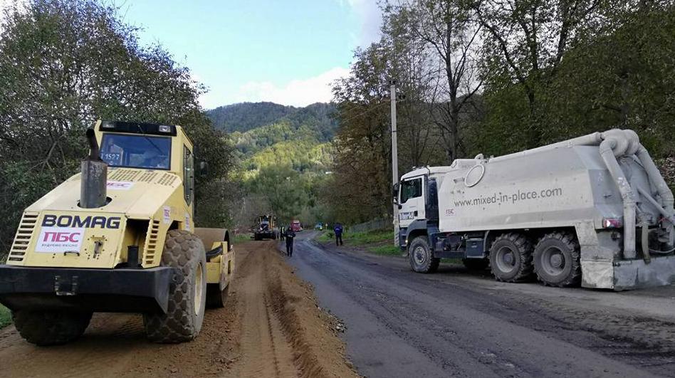 PBS is repairing the road Р-62 in Pidzakharychi