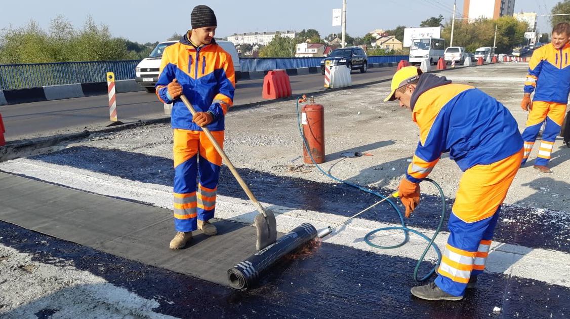 PBS is running waterproofing of deformation stitches on the bridge in Lutsk