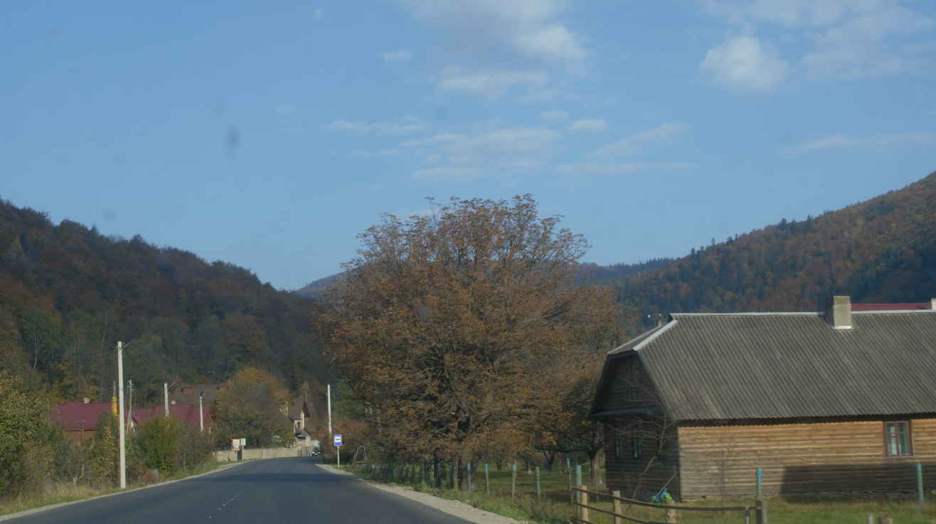 Finally reached Deliatyn. Gravel-mastic asphalt is being installed between Yaremche and Deliatyn