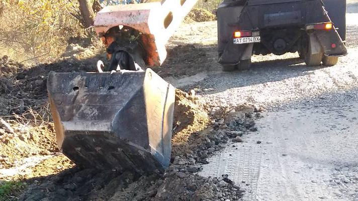 The drainage system is being repaired in Nyzhnii Bereziv