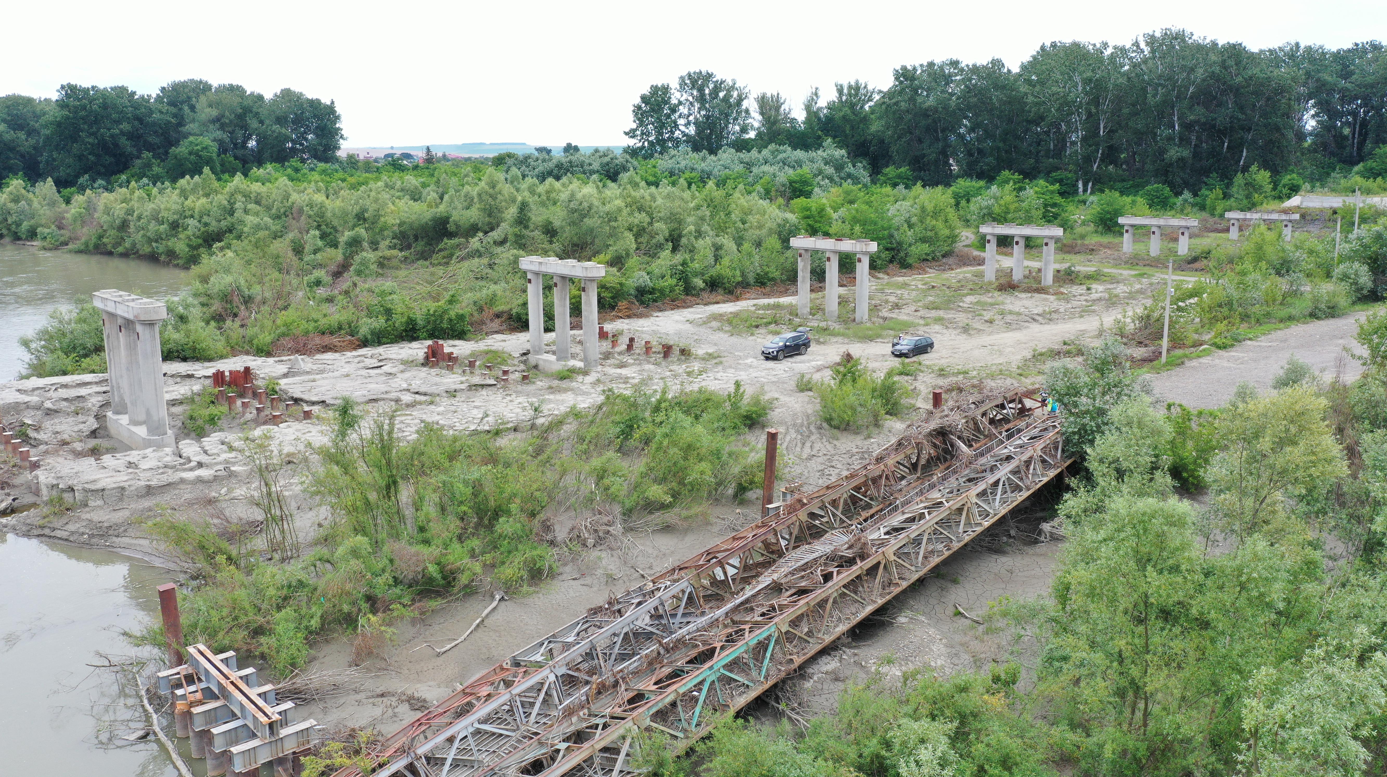 Будівництво моста у селі Маршинці, Т-26-06