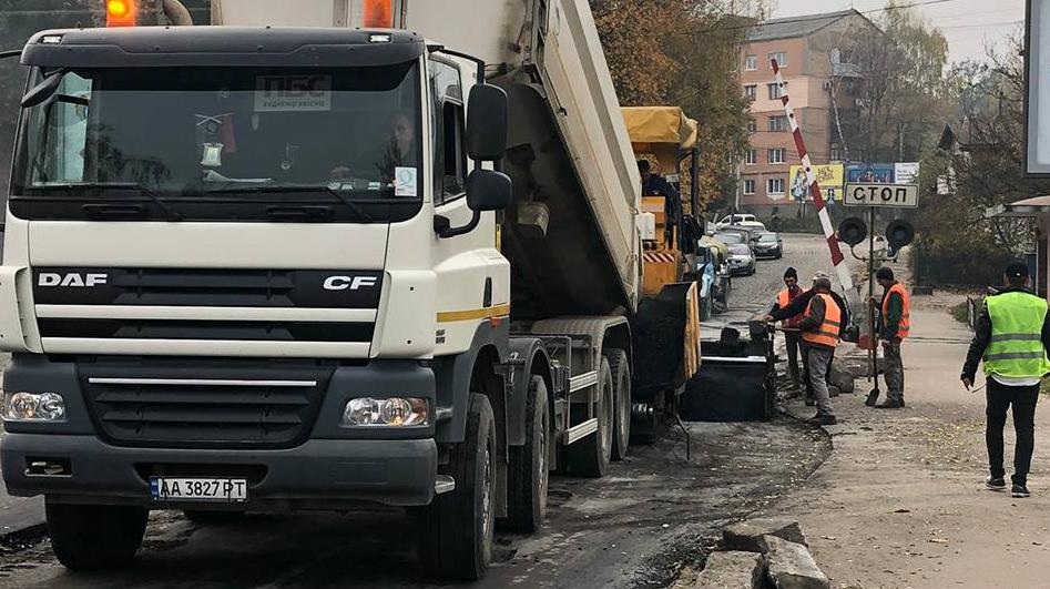 Дорожники ПБС за 19 часов отремонтировали улицу Винниченка