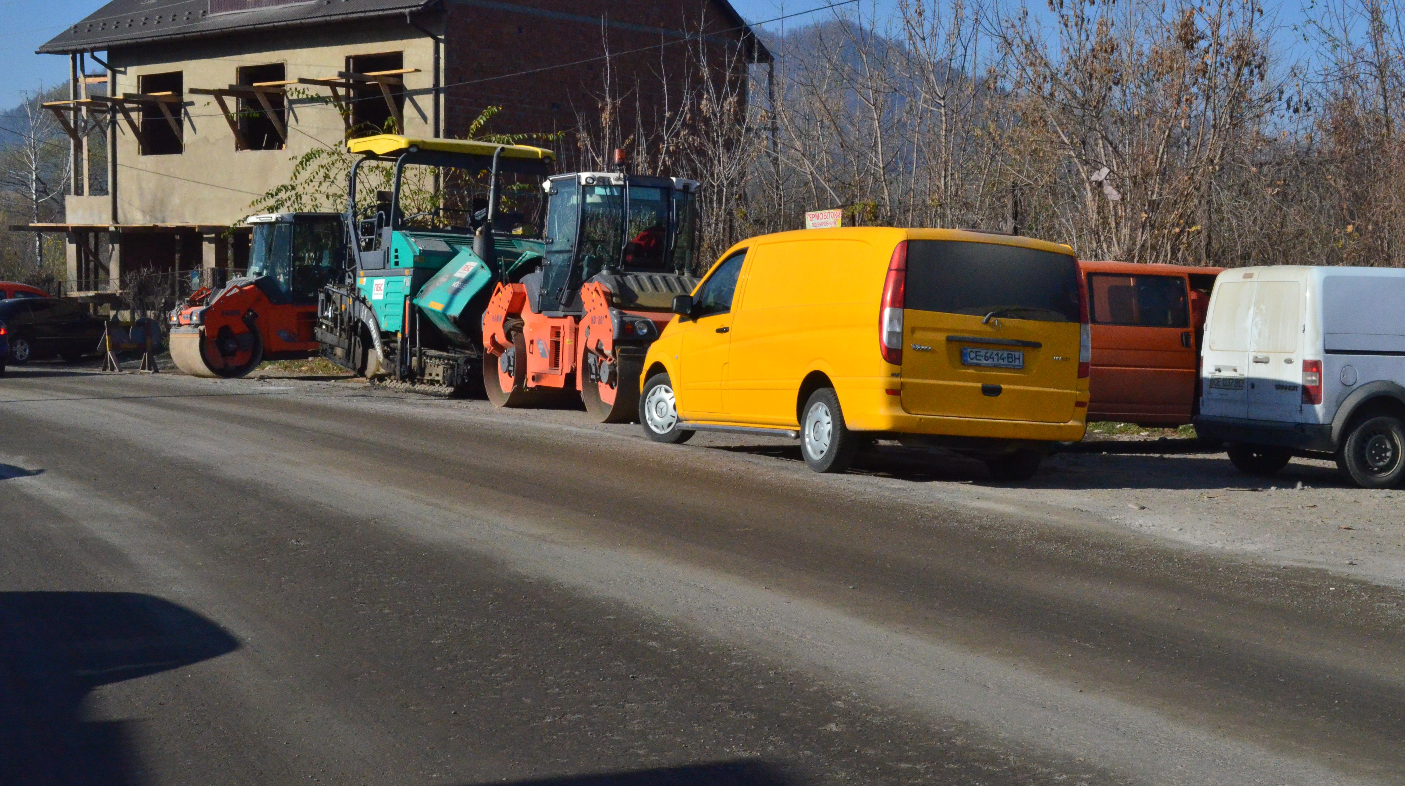 Триває ремонт об'їзної дороги у Вижниці