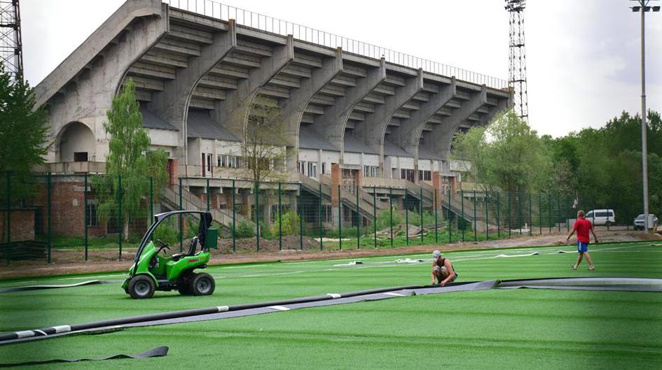 У Івано-Франківську з'явився новий сучасний стадіон зі штучним покриттям