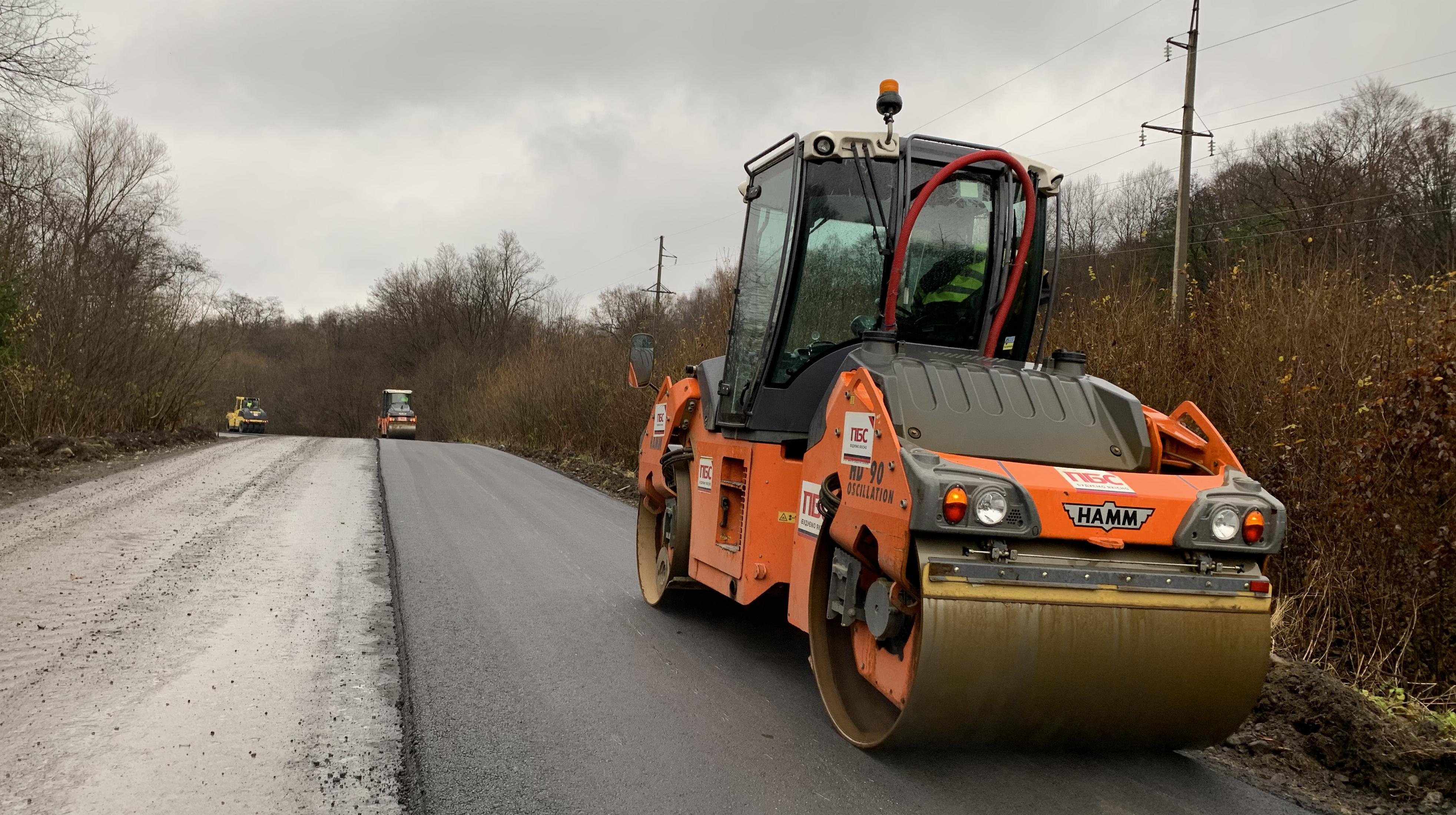 "PBS" continues to repair the Nadvirna-Lanchyn road