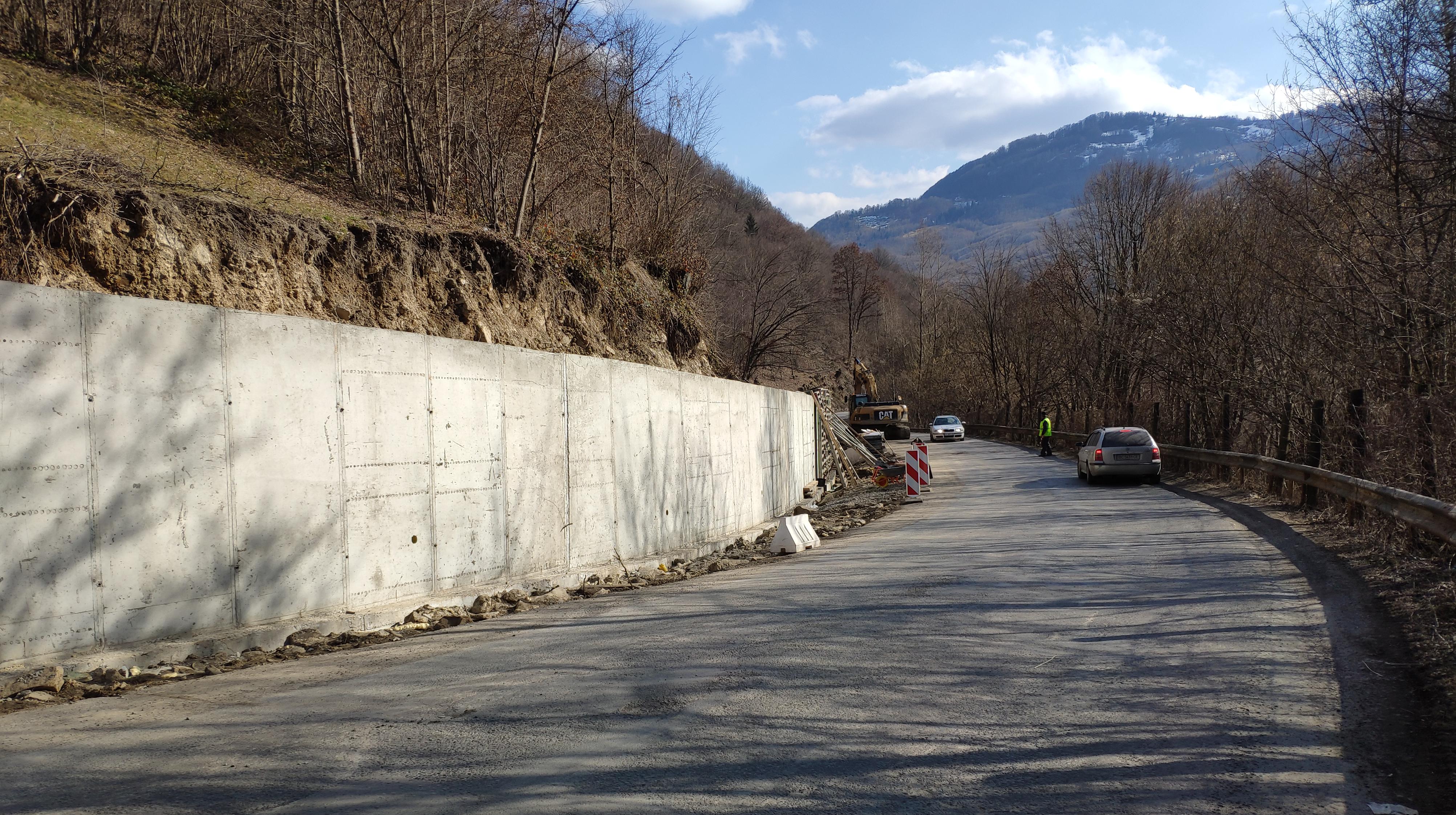 "PBS" to construct a number of retaining walls along the road H-09 Mukachevo - Lviv