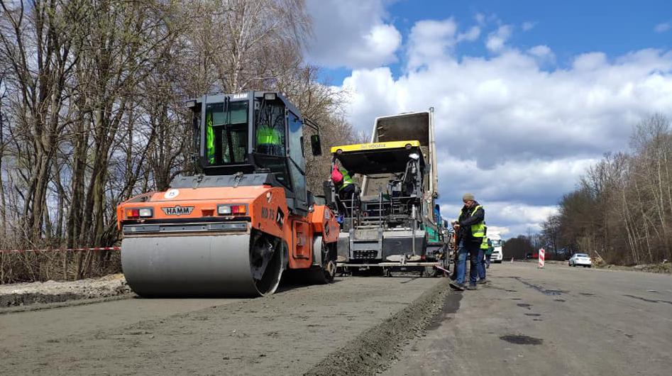 M-19 highway repairs continued within the Volyn region