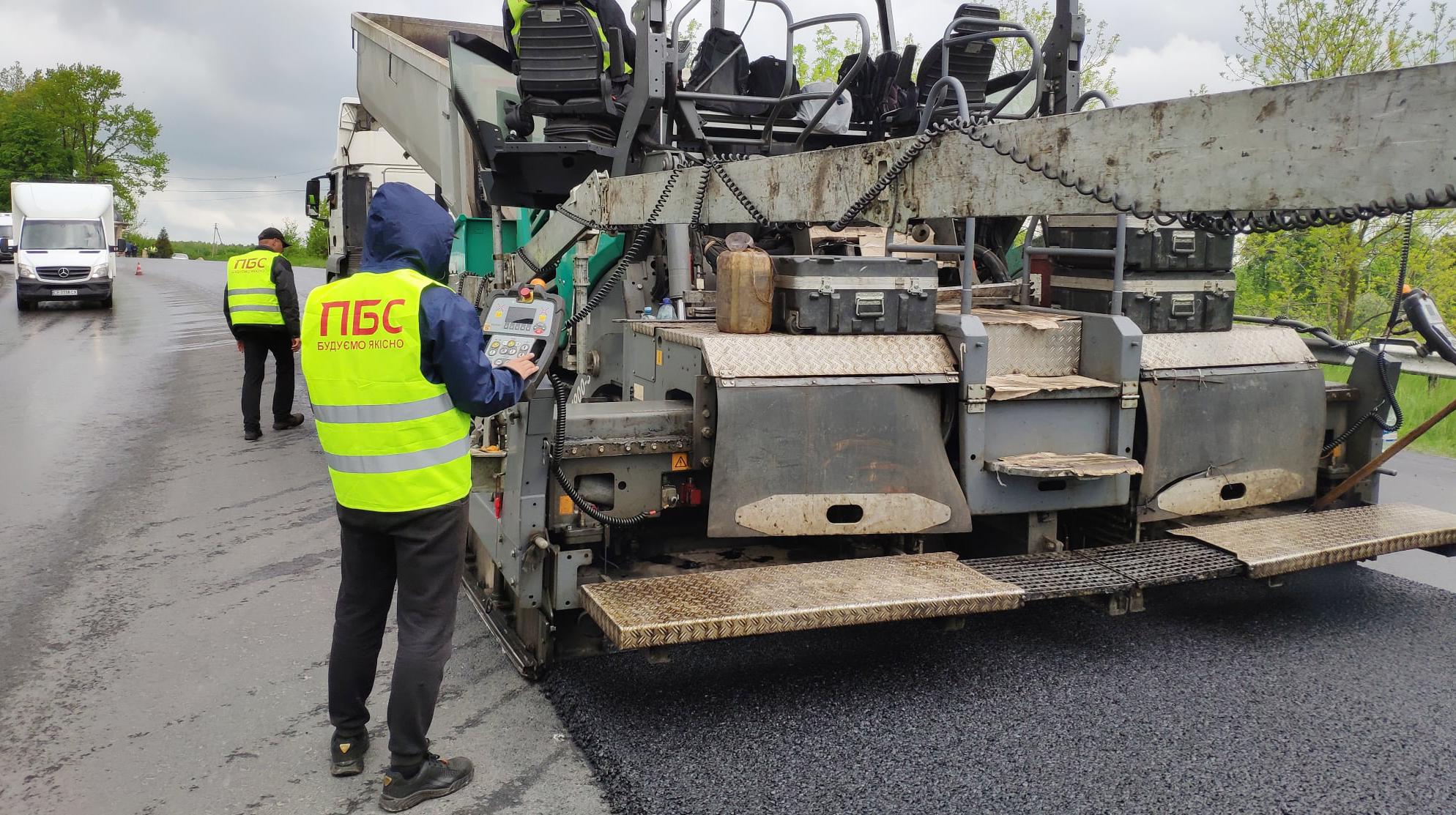 "PBS" continues to press upper asphalt concrete layer on H-10 road within Ivano-Frankivsk region