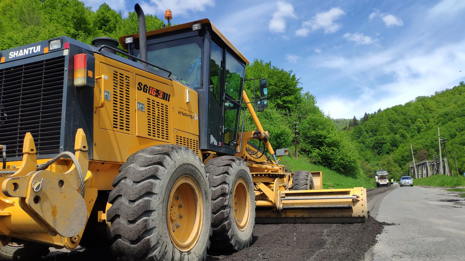 Road surface repairs commencing in Rakhiv, Zakarpattia region