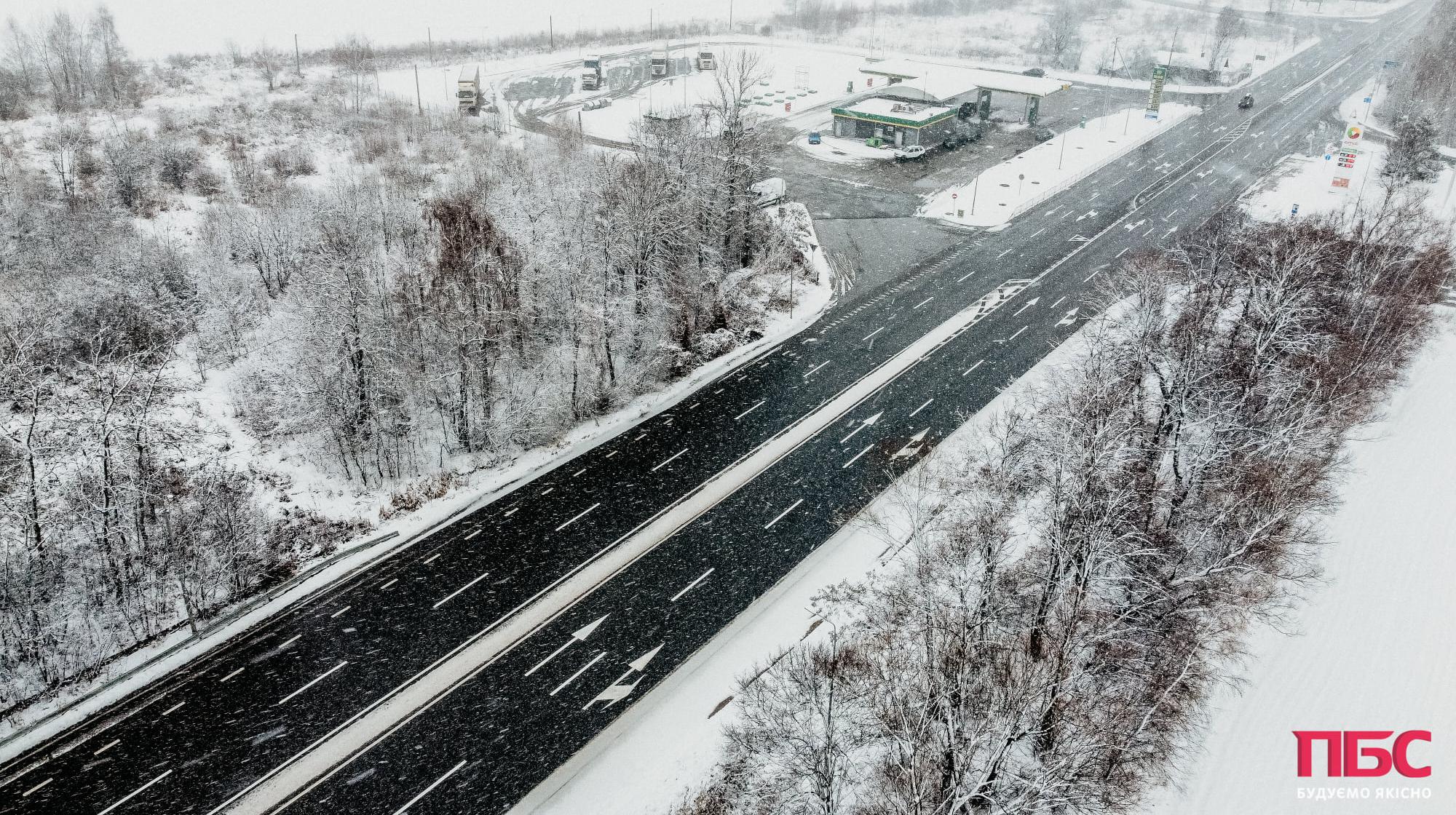 Чистим от снега главные автодороги Прикарпатья и Закарпатья