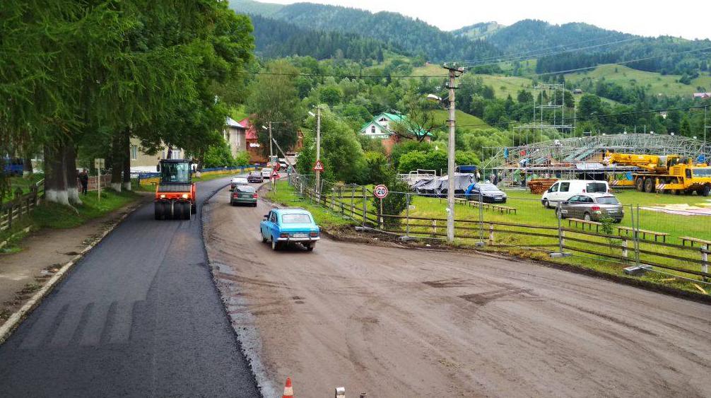 Kryvorivnya: a road was restored in time before the festival opening day