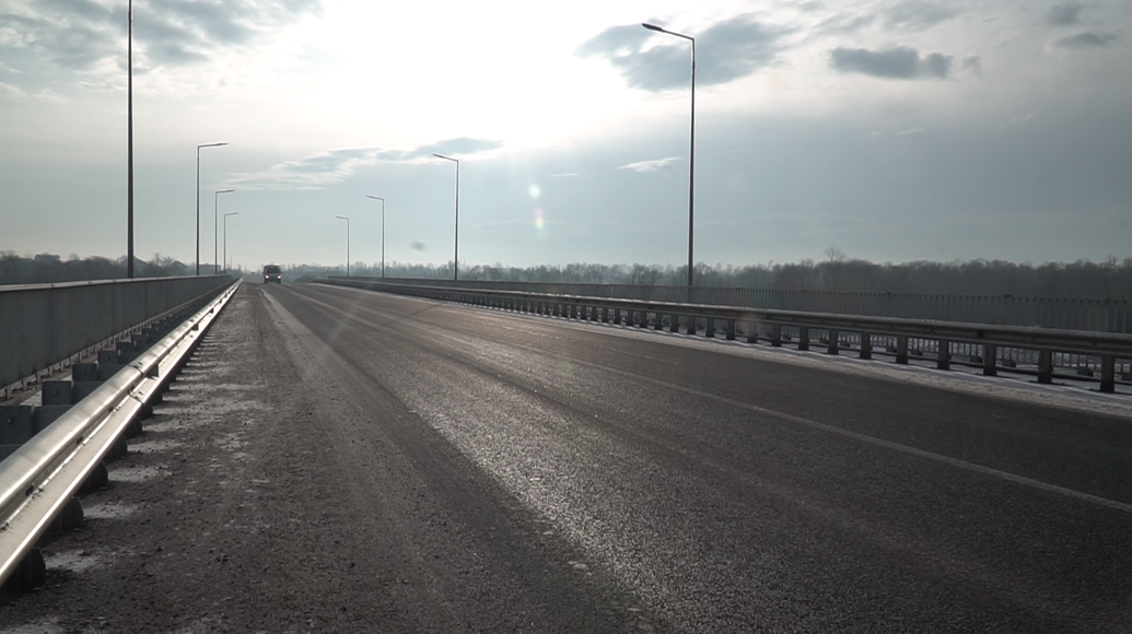 Порошенко открыл на Прикарпатье мост, который в рекордные сроки построила буковельская фирма «ПБС»