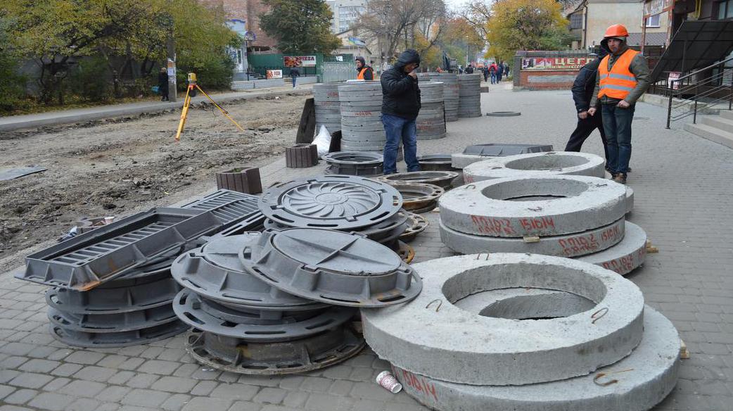 В Івано-Франківську не припиняються ремонтні роботи на вулиці Тичини