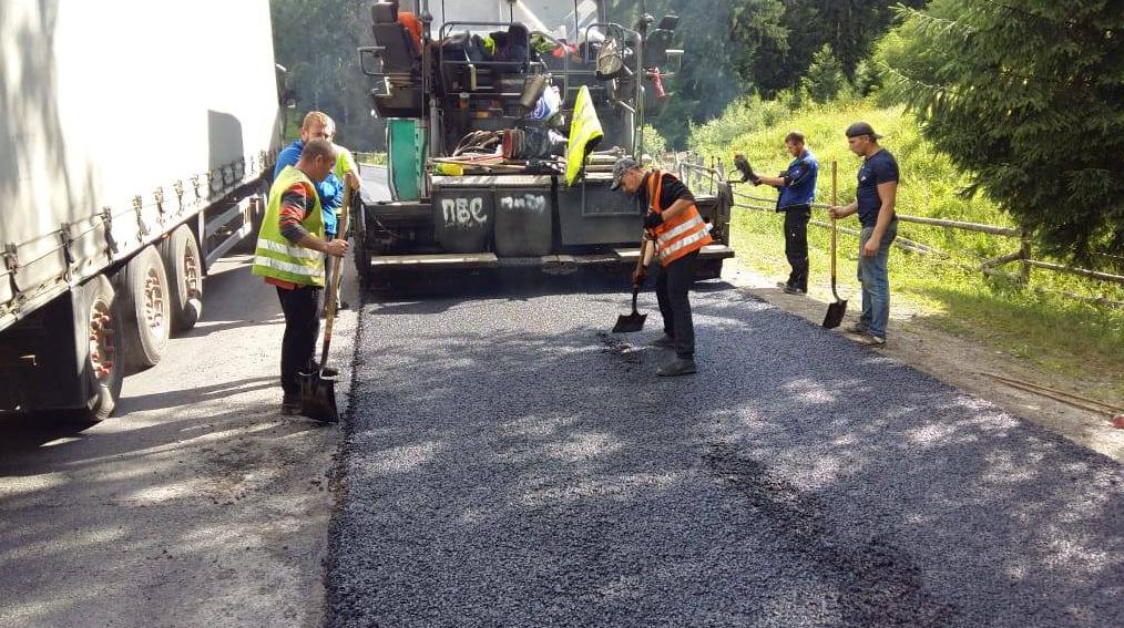 Н-09: "PBS" is applying a top layer of asphalt concrete