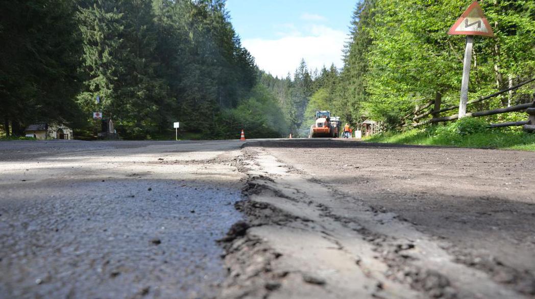 Розпочато капітальний ремонт дороги державного значення у селі Яблуниця